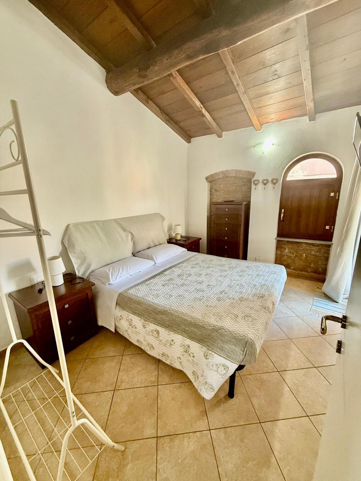 Casa Vacanze Elena Rometta Exterior foto